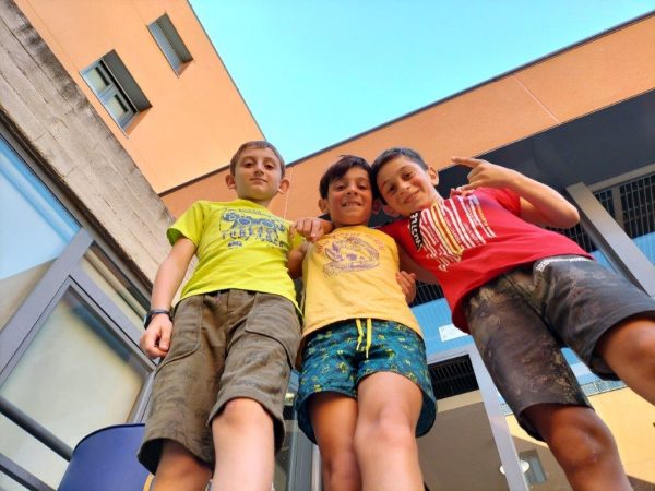 3 amigos de Georgia en el campamento de verano en el CMU LOYOLA