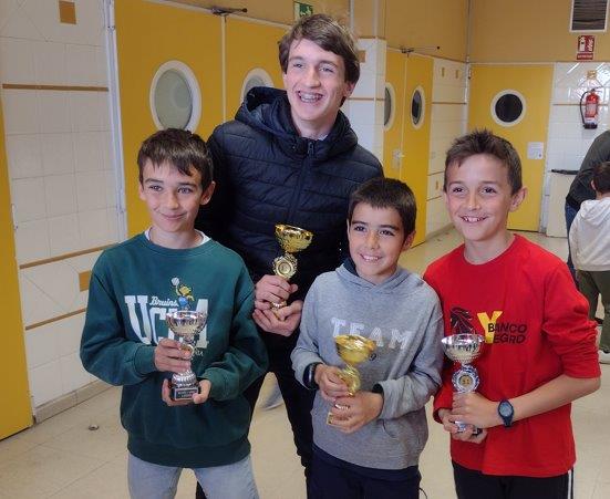 Torneo de ajedrez colegio Buen Consejo en Madrid, club de ajedrez blanco y negro