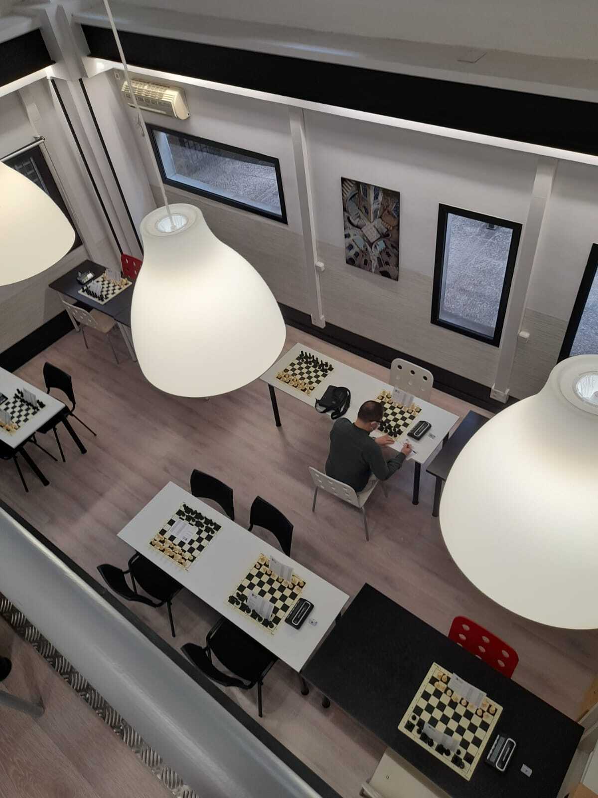 El club de ajedrez blanco y negro con más de 50 años de historia, participa en la liga madrileña de ajedrez