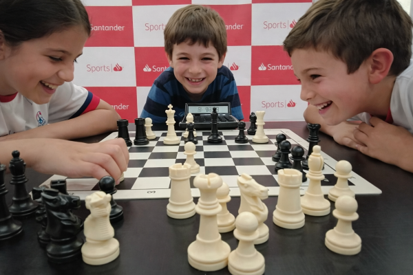 Torneo de ajedrez escolar patrocinado por el banco de Santander
